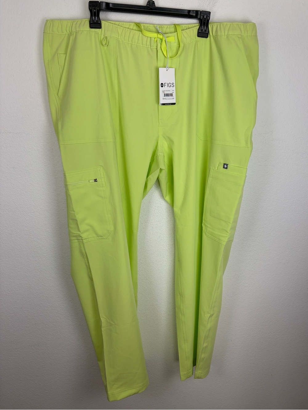 Figs Cairo Cargo Scrub Pant Men’s 3XL Tall Yellow Bottoms New with Tags